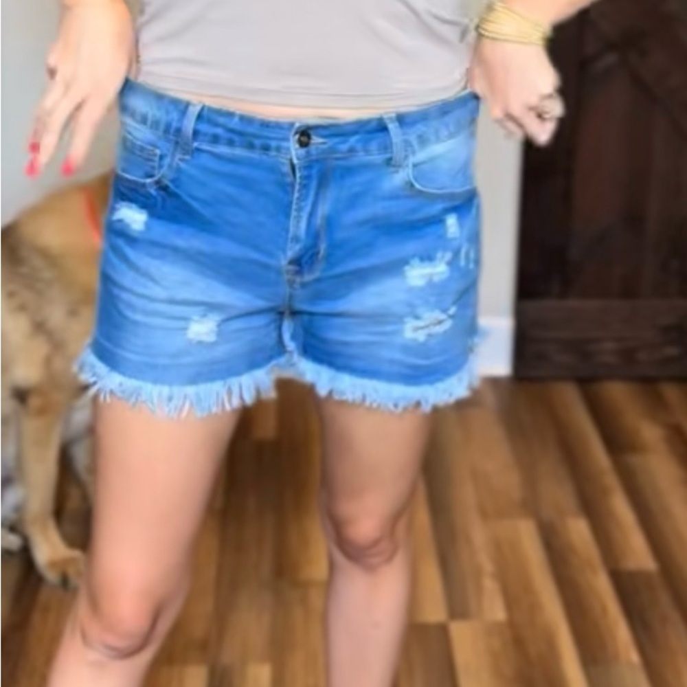 Trendy Frayed Hem Jean Shorts